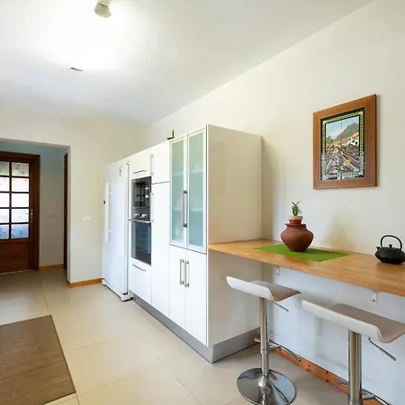 5br House - Pool & Parking - Tennis Court