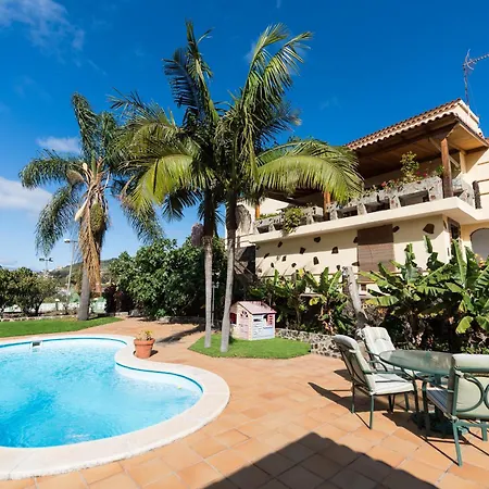 5br House - Pool & Parking - Tennis Court Villa *