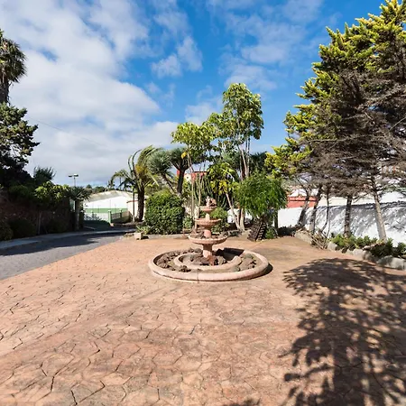 Villa 5br House - Pool & Parking - Tennis Court *